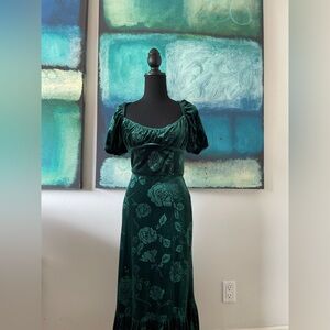 Lait Collection Green Velvet Dress